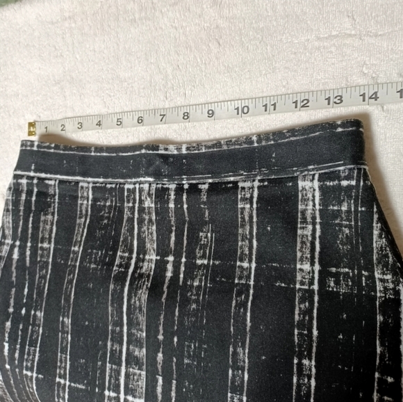 Banana Republic black and white Marble Sloan Pencil skirt  | womans size 4 - Picture 10 of 14
